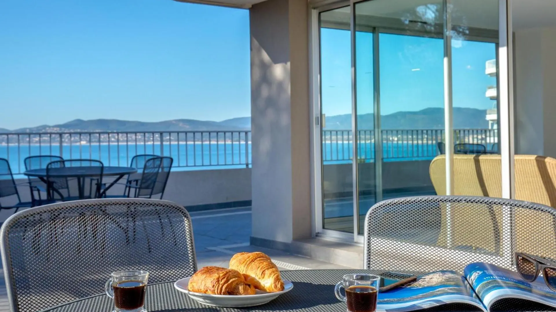 Apartment Appartement Climatise Avec Terrasse, A 50M De La Plage Et Proche Commerces, Gare Et Centre-Ville. - Fr-1-466A-9 Saint-Raphael