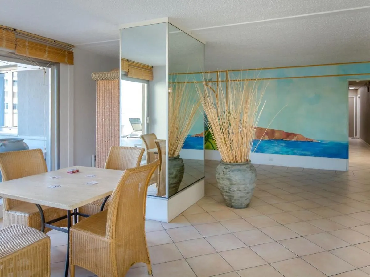 Appartement Climatise Avec Terrasse, A 50M De La Plage Et Proche Commerces, Gare Et Centre-Ville. - Fr-1-466A-9 Saint-Raphael  0*, Saint-Raphael (Var)